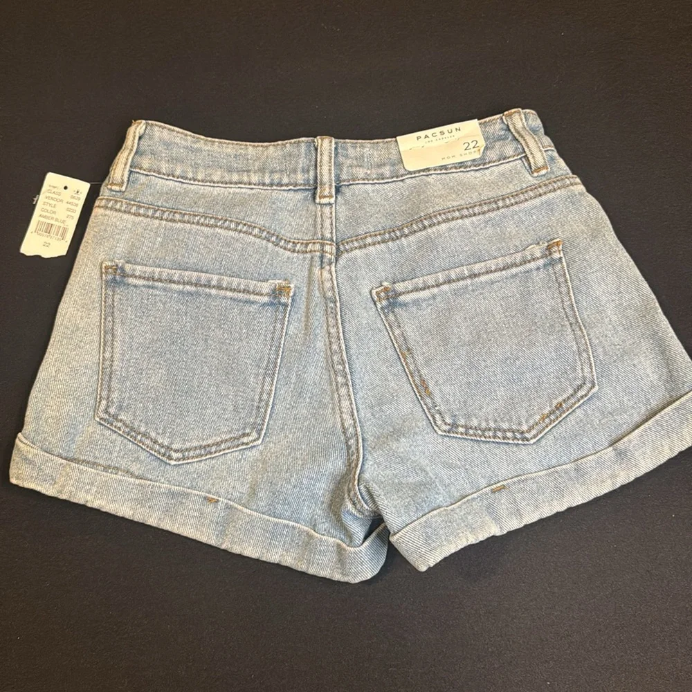 PacSun Women's Light Blue Amber Blue Denim Mom Shorts- Size 22 - Picture 4 of 4